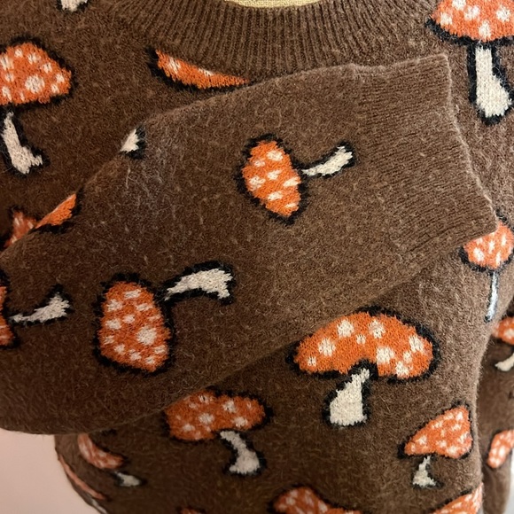 mushroom sweater size L - Picture 3 of 6